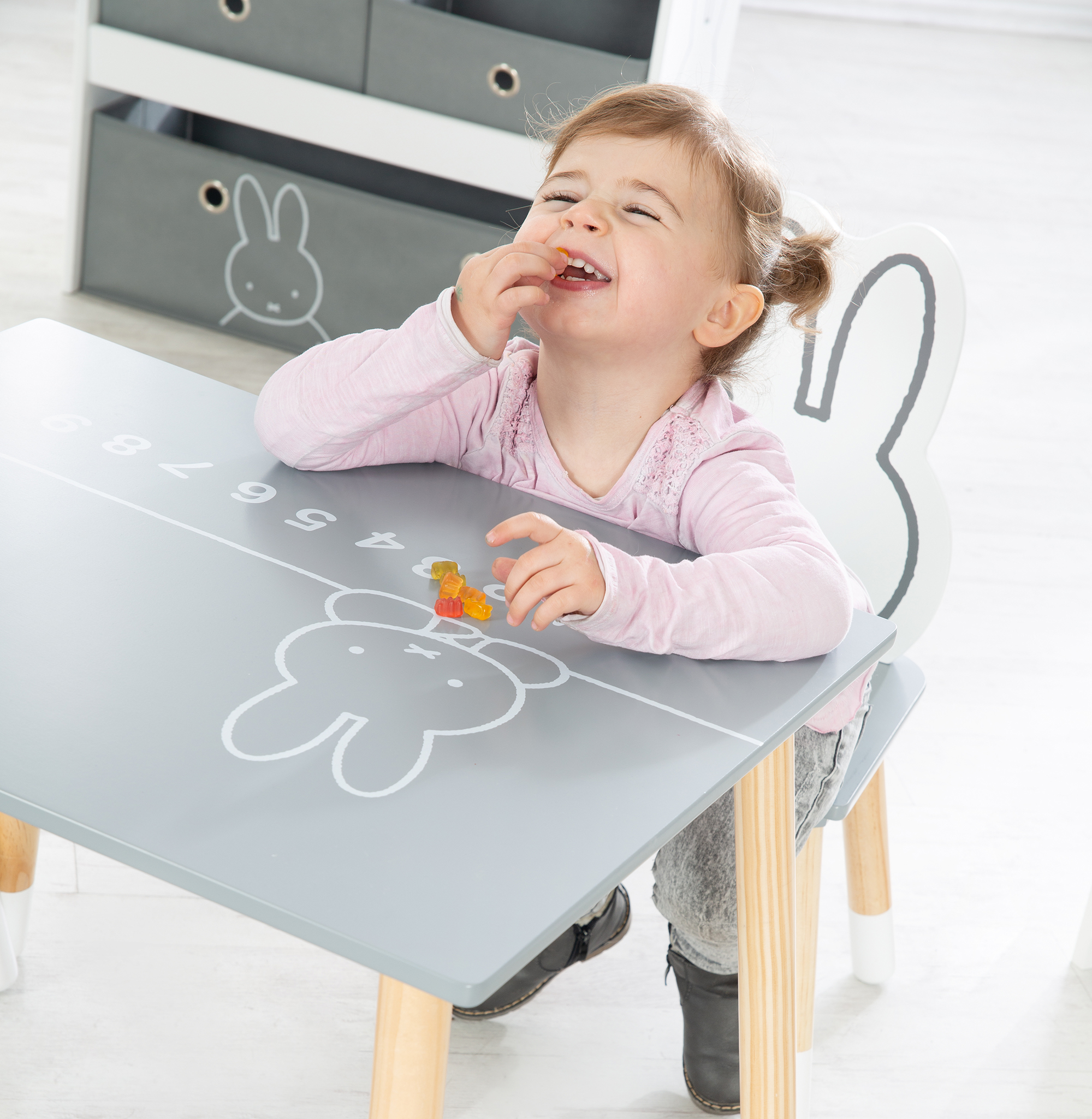 roba Kinder Sitzgruppe miffy®, 2 Kinderstühlen & 1 Tisch, Holz, dunkelgrau,  weiß, lackiert | Norma24