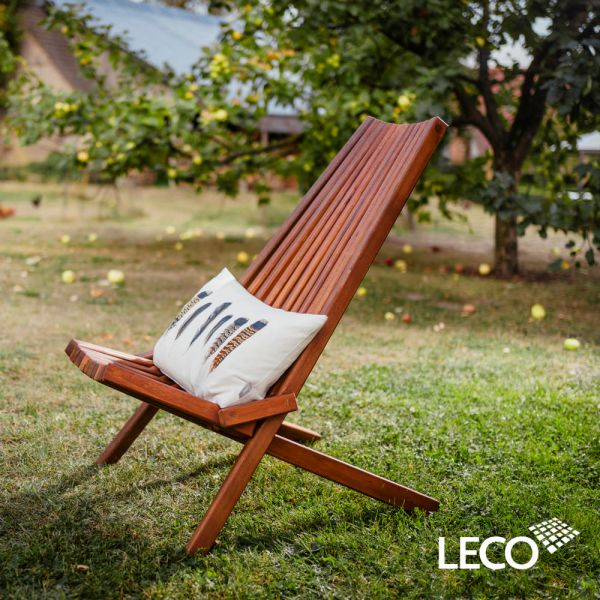 LECO Holzliegestuhl MIRA – Klappbarer Gartenstuhl aus wetterfestem Hartholz – Akazienholz FSC® 100%