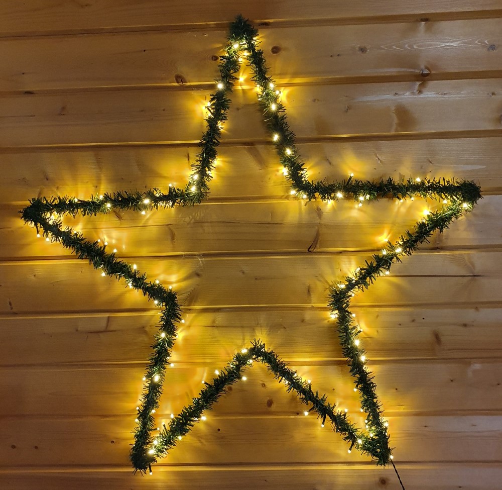 Star-Max LED Deko-Stern, 100 warmweiße LEDs | Norma24